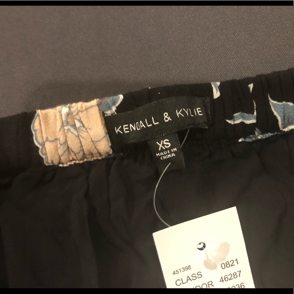 Kendall & Kylie Pacsun Floral Shorts - Picture 4 of 5